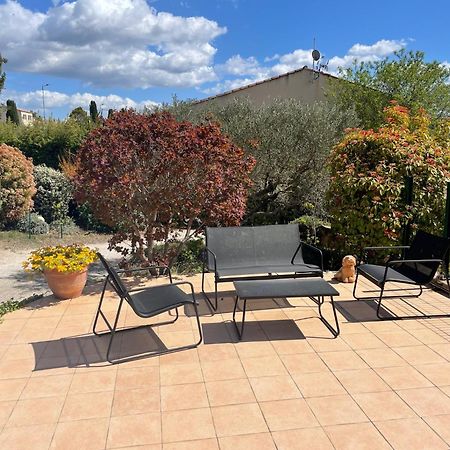 Studio Charmant Avec Terrasse Lançon-Provence Exteriör bild