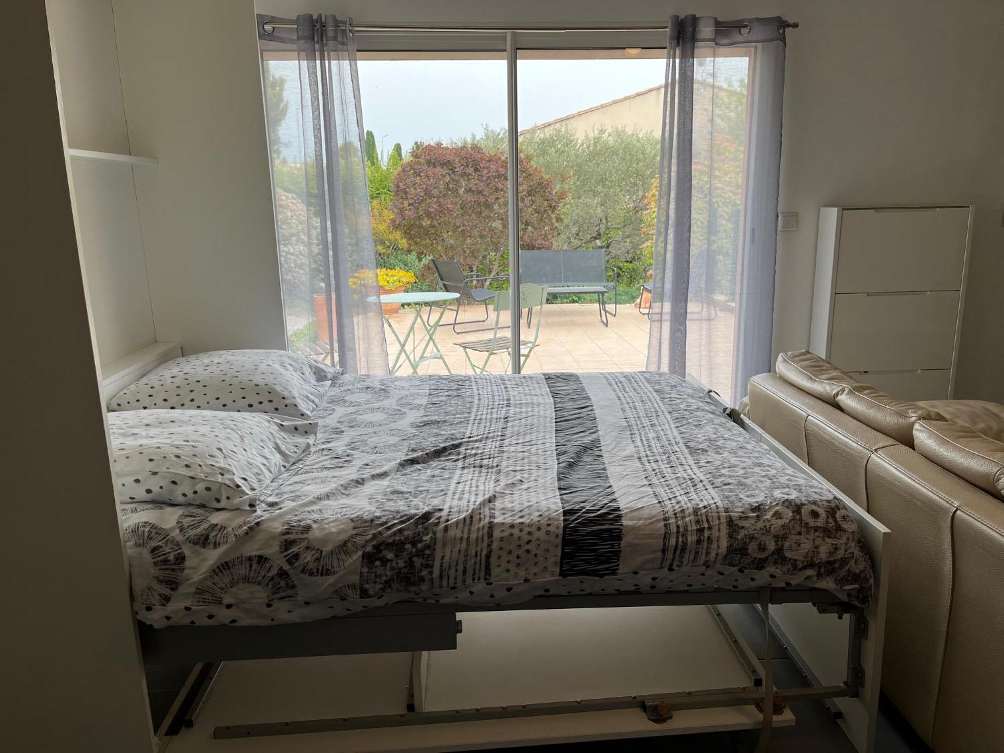 Studio Charmant Avec Terrasse Lançon-Provence Exteriör bild