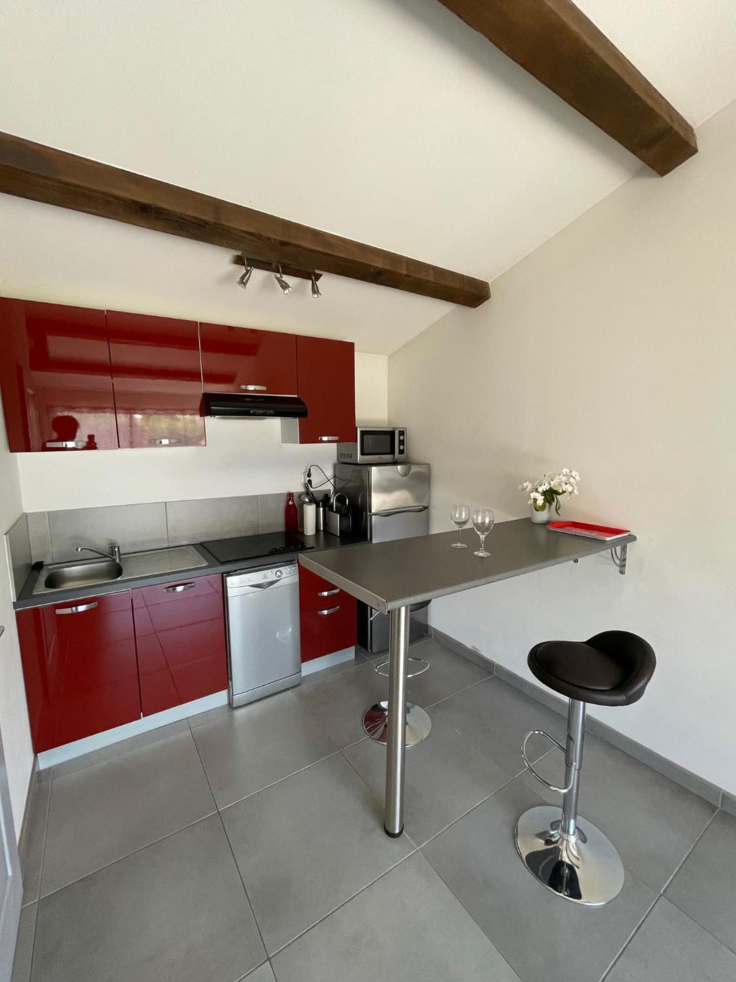Studio Charmant Avec Terrasse Lançon-Provence Exteriör bild